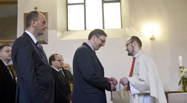 За живот у миру, слози и праштању